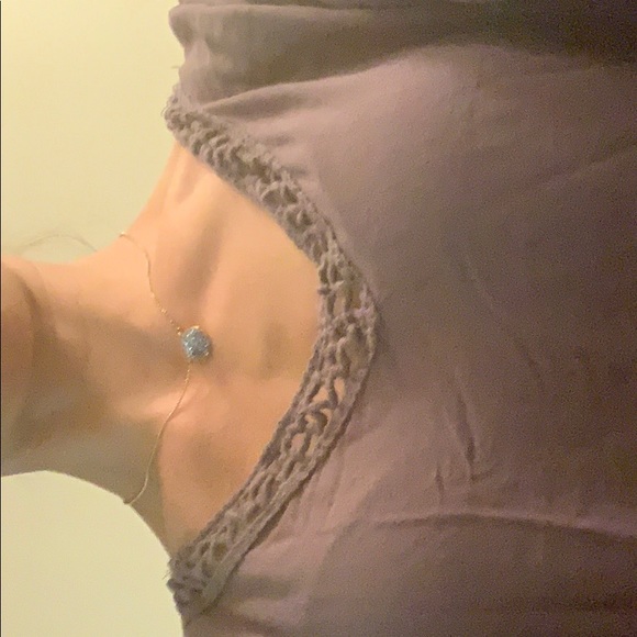 Beautiful grey poncho with detailed edges - Picture 4 of 5